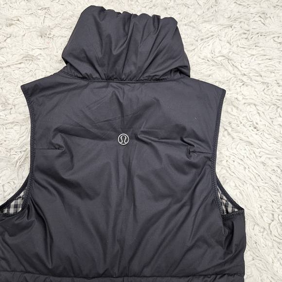 Lululemon Goose Down Vest Lightweight Sz 4 - Picture 9 of 10